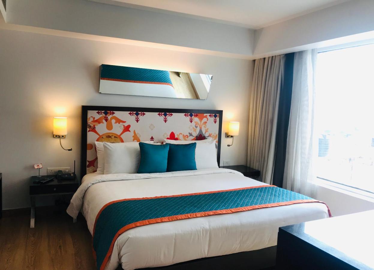 Golden Tulip City Centre Ґурґаон Екстер'єр фото