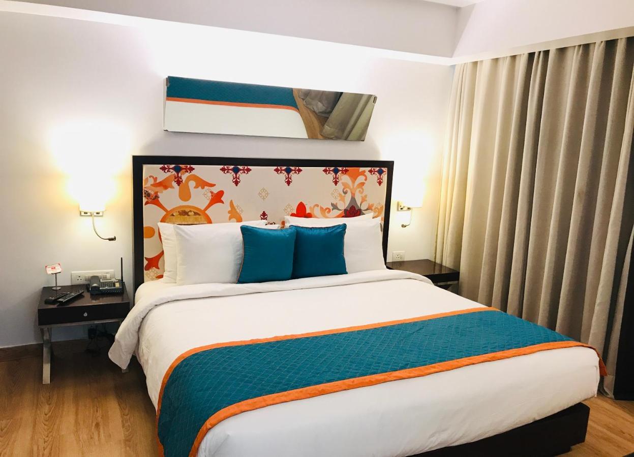Golden Tulip City Centre Ґурґаон Екстер'єр фото