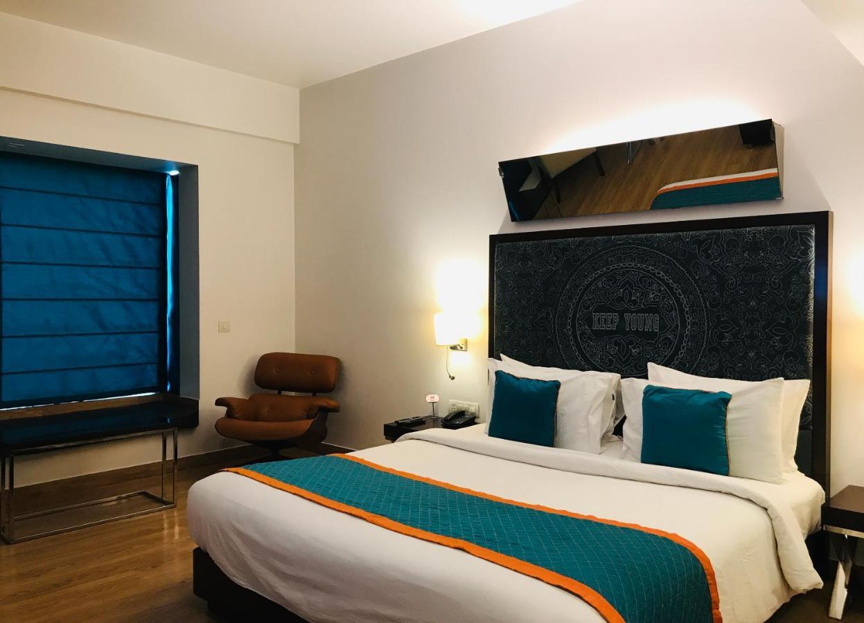 Golden Tulip City Centre Ґурґаон Екстер'єр фото