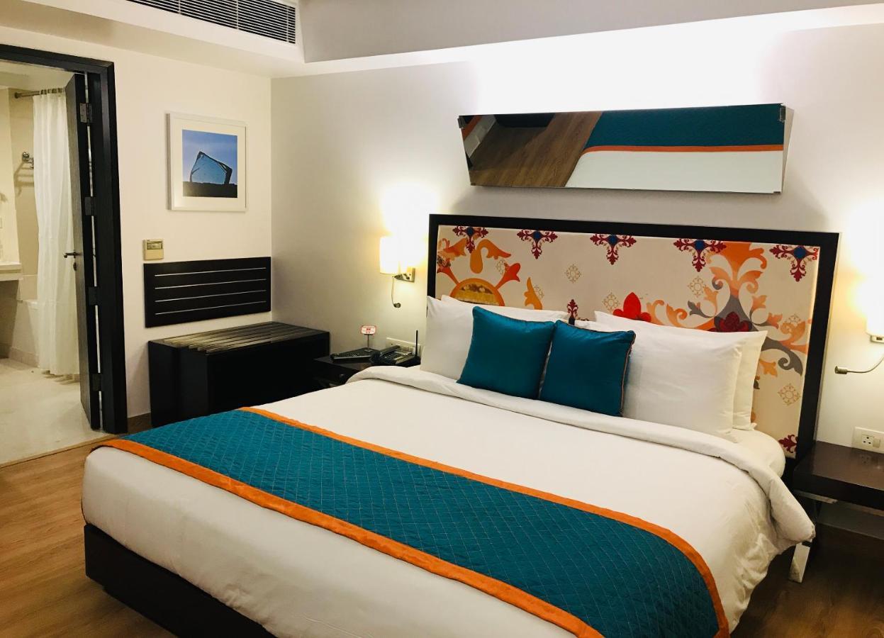 Golden Tulip City Centre Ґурґаон Екстер'єр фото