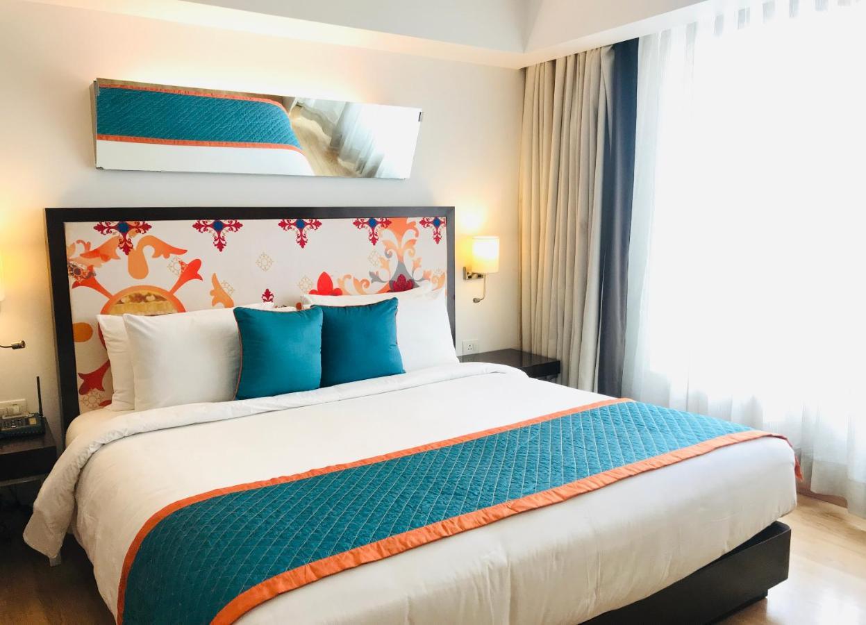 Golden Tulip City Centre Ґурґаон Екстер'єр фото