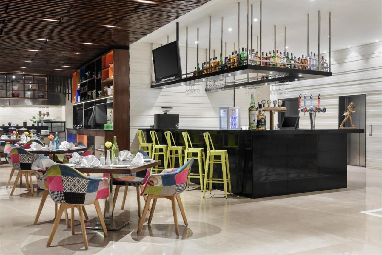 Golden Tulip City Centre Ґурґаон Екстер'єр фото